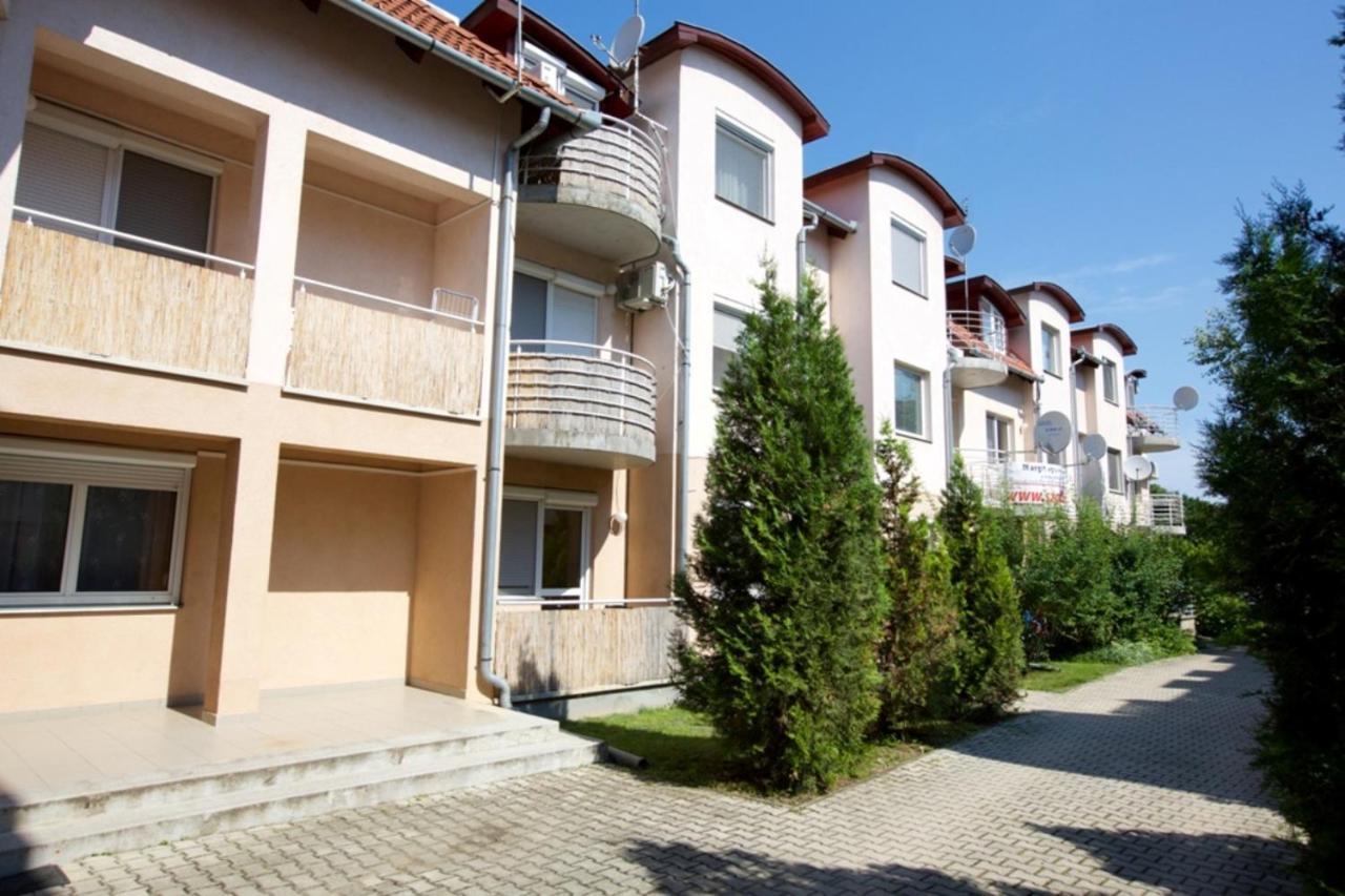 Zoli Apartmanok-Anna Koelcsey 32 Hajduszoboszlo Exterior photo