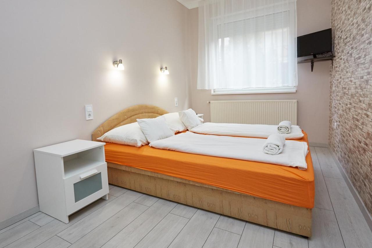 Zoli Apartmanok-Anna Koelcsey 32 Hajduszoboszlo Exterior photo