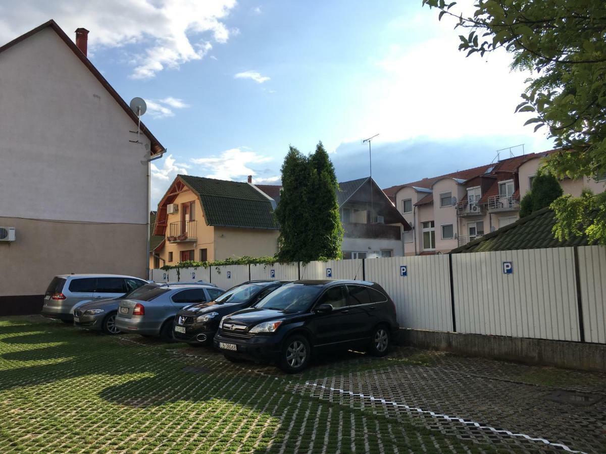 Zoli Apartmanok-Anna Koelcsey 32 Hajduszoboszlo Exterior photo